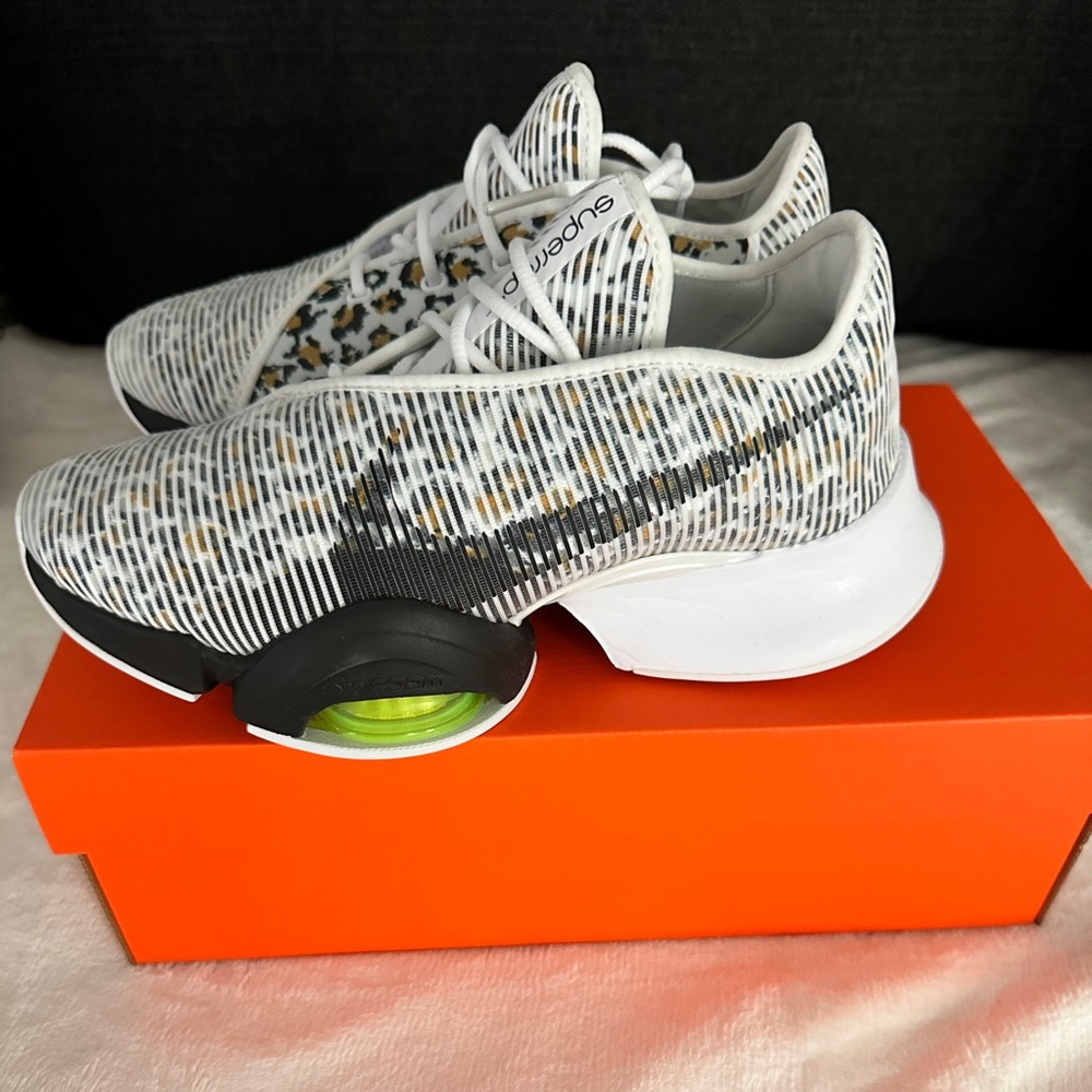 Gently used women’s Nike Air Zoom Superrep 2 size 7